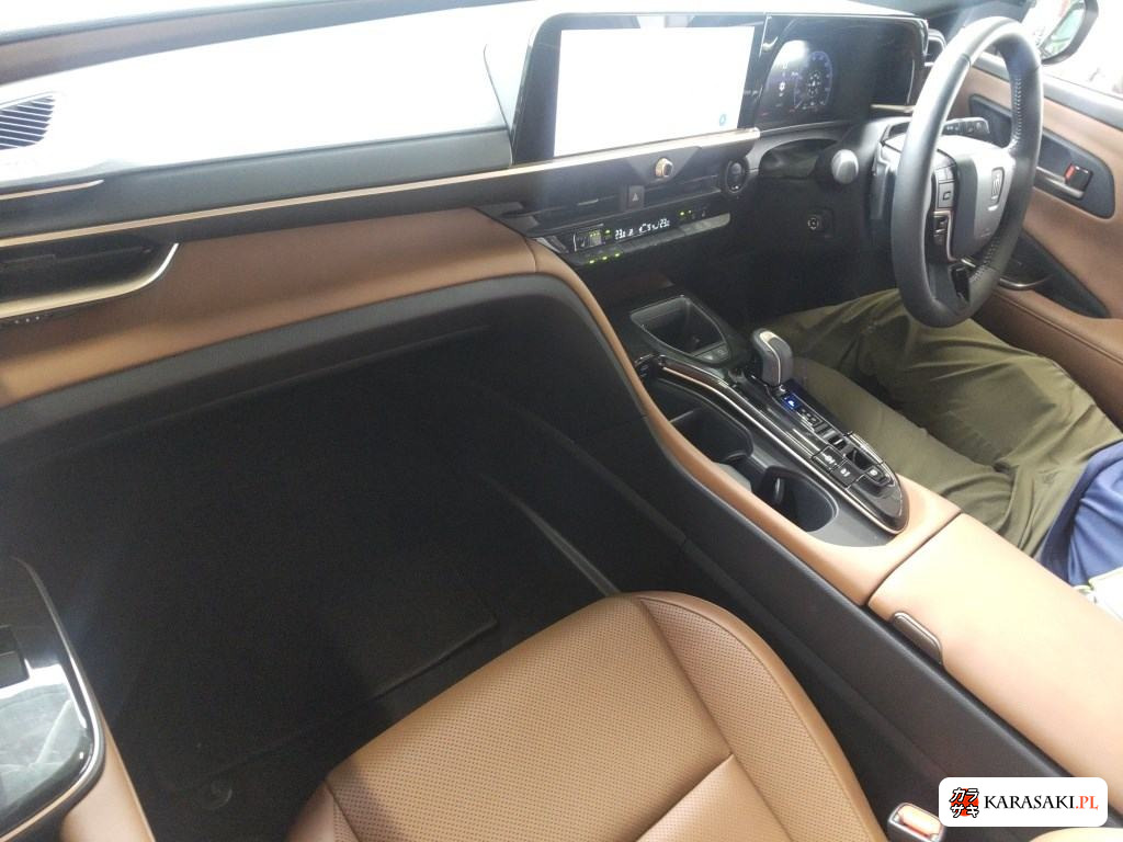 2026 Toyota Crown Estate 5D 4WD Z(hev) 5