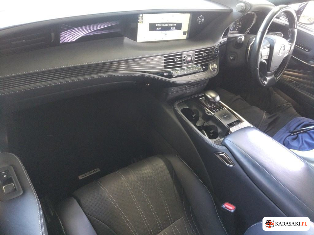 2019 Lexus LS 4WD LS500H Executive 5