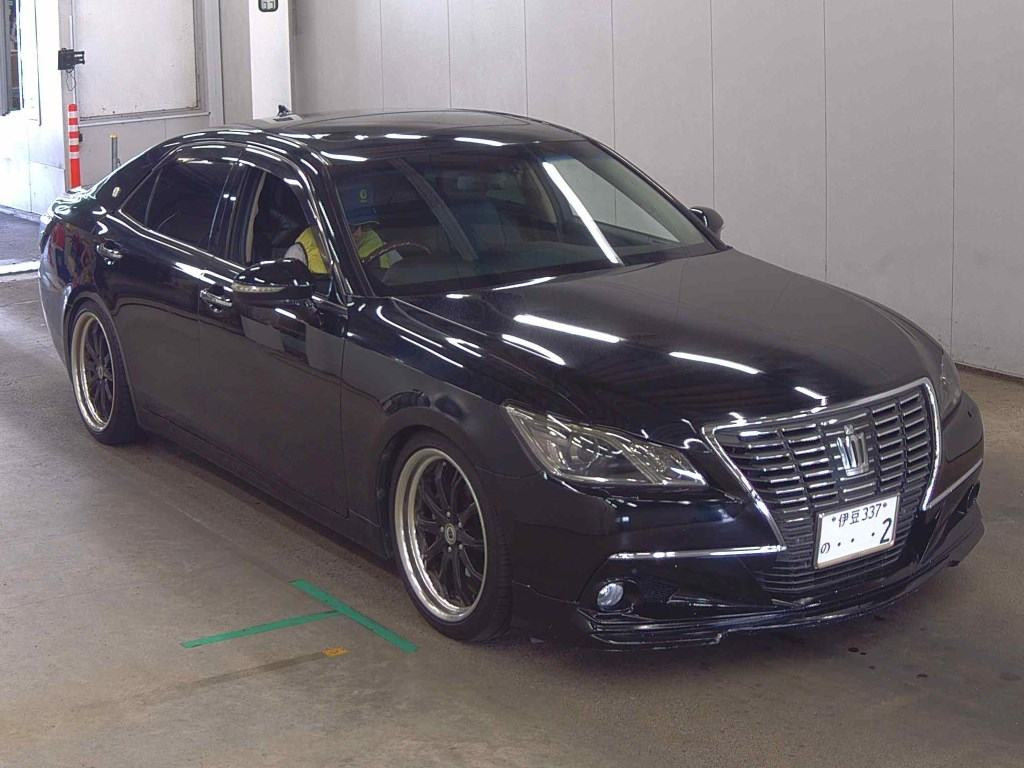 Toyota Crown 2013 z aukcji japońskiej