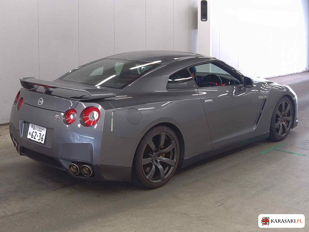 2008 Nissan GT-R 4WD Base Grade 4