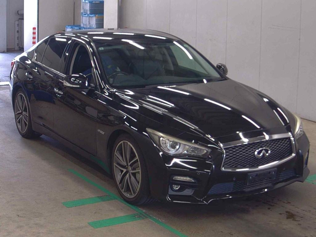 Nissan Skyline 2015 z aukcji japońskiej