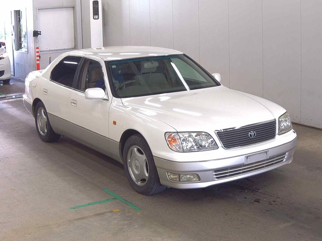 Toyota Celsior 1998 z aukcji japońskiej