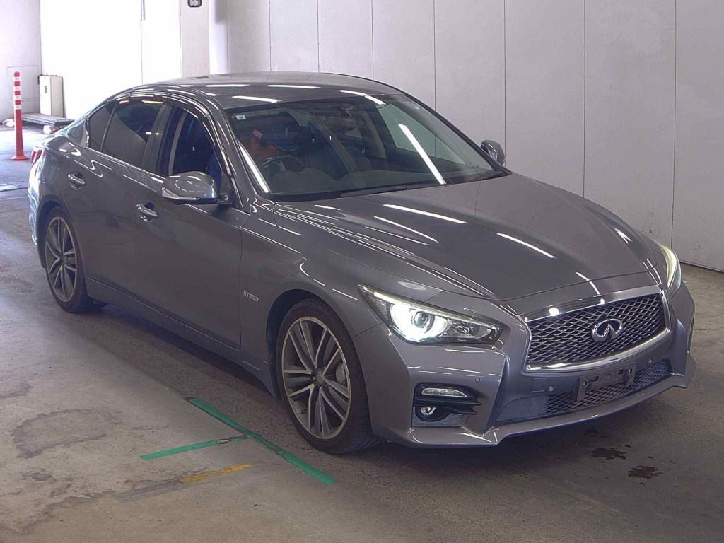 Nissan Skyline 2015 z aukcji japońskiej
