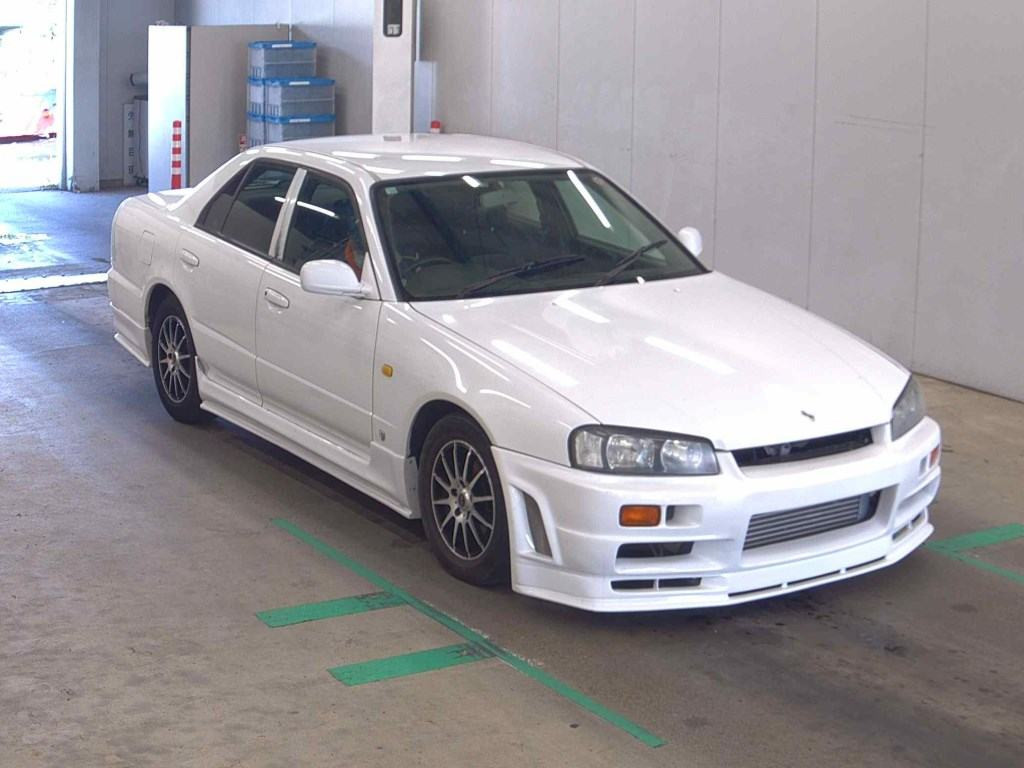 Nissan Skyline 1998 z aukcji japońskiej