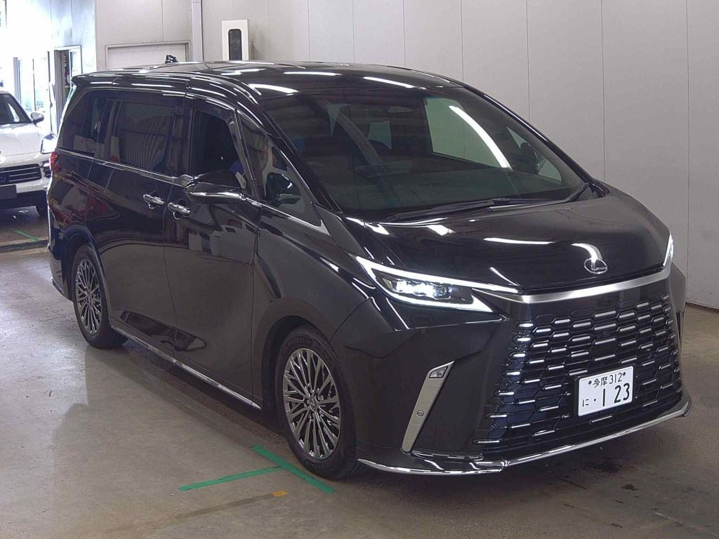 Lexus LM 2024 z aukcji japońskiej