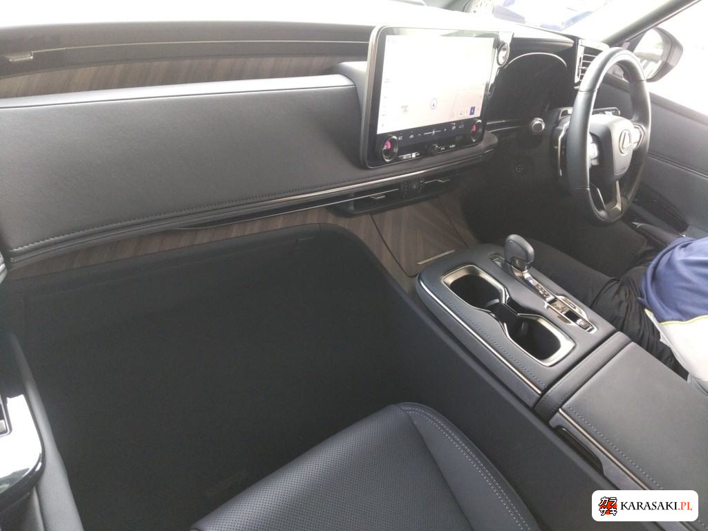 2024 Lexus LM 4WD LM500H Version L 5