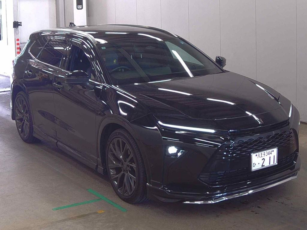 Toyota Crown Estate 2025 z aukcji japońskiej