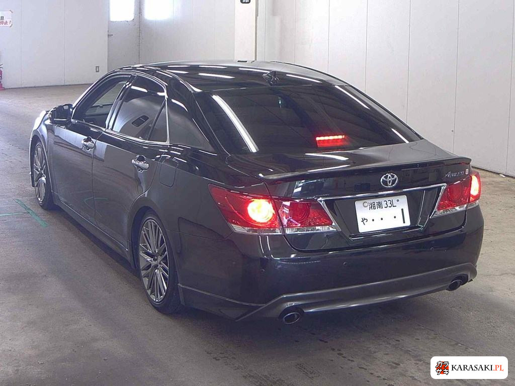 2013 Toyota Crown 4D Athlete G 2
