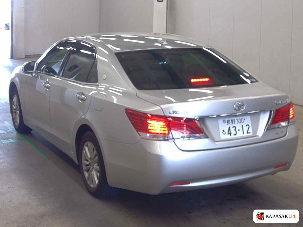 2013 Toyota Crown 4D 4WD Royal Saloon G I-Four 2