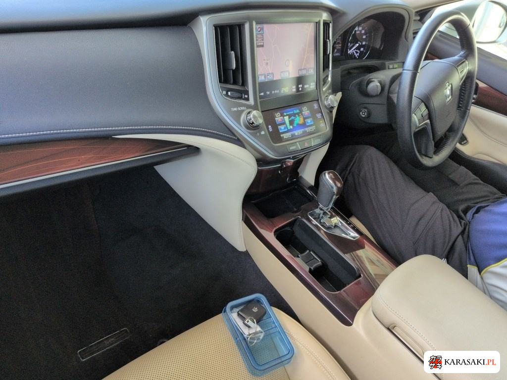 2013 Toyota Crown 4D 4WD Royal Saloon G I-Four 5