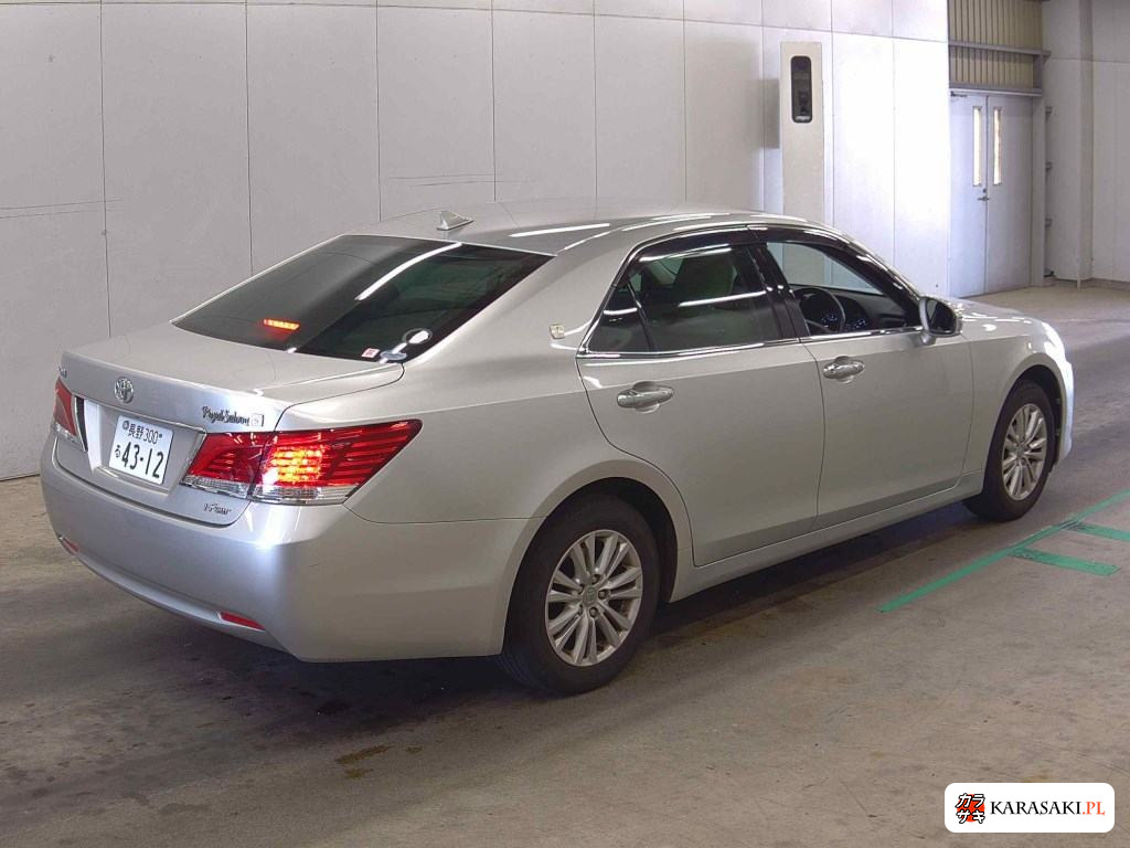2013 Toyota Crown 4D 4WD Royal Saloon G I-Four 4