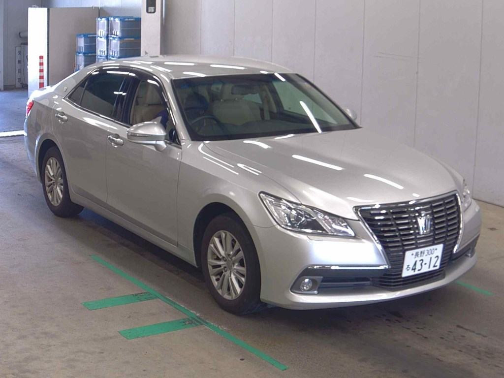 Toyota Crown 2013 z aukcji japońskiej