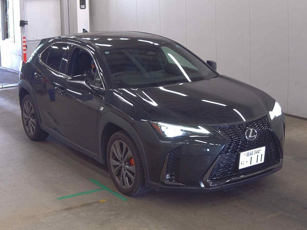 Lexus Ux 2025 z aukcji japońskiej