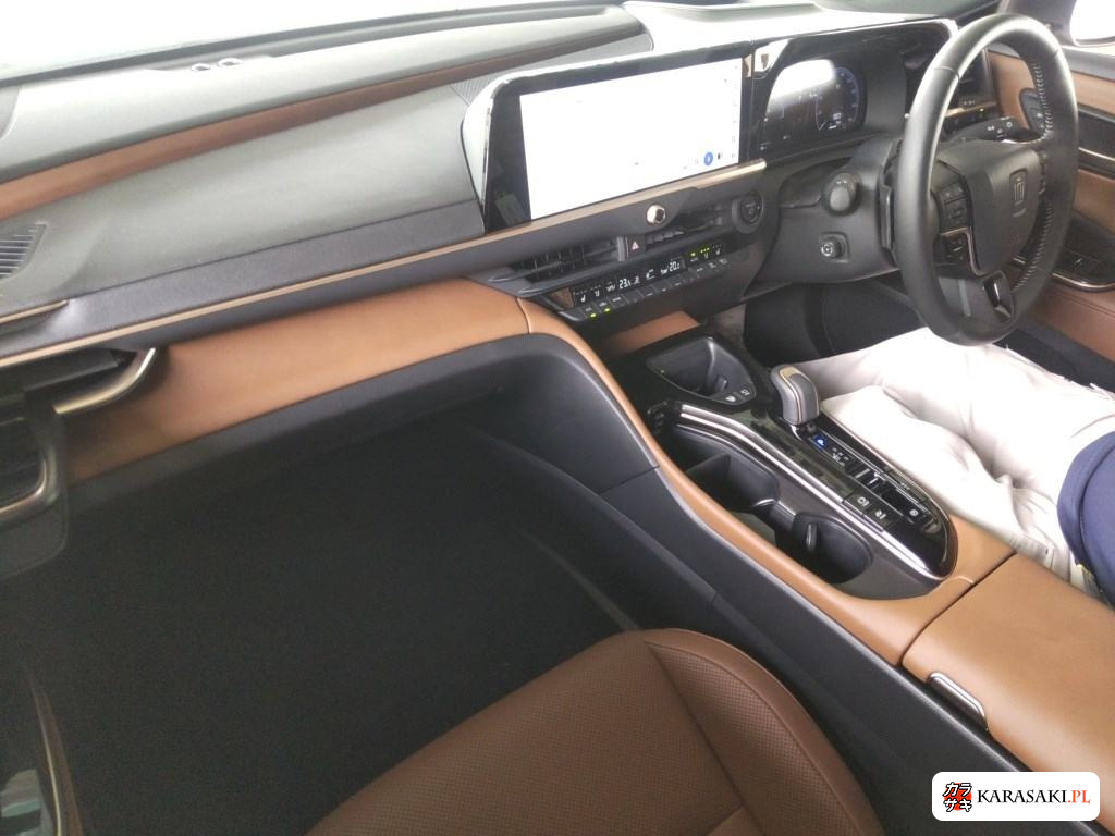 2025 Toyota Crown Estate 5D 4WD Z(hev) 5