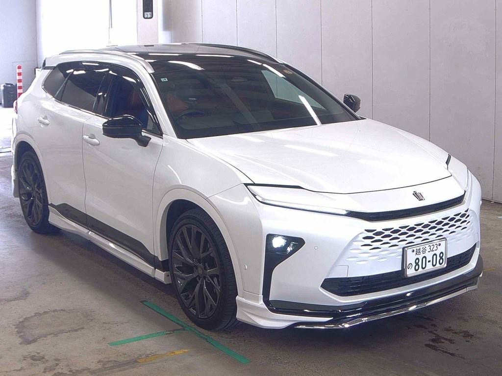 Toyota Crown Estate 2025 z aukcji japońskiej
