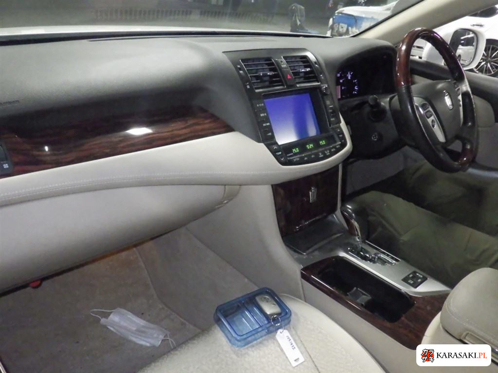 2010 Toyota Crown 4D Royal Saloon 5