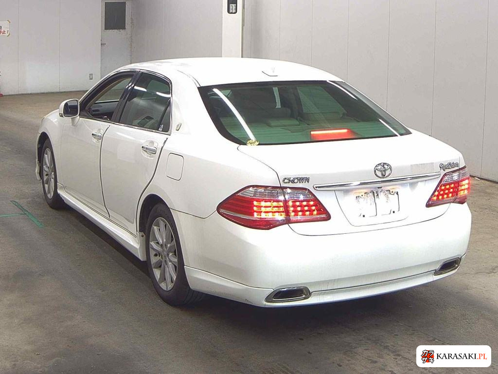 2010 Toyota Crown 4D Royal Saloon 2