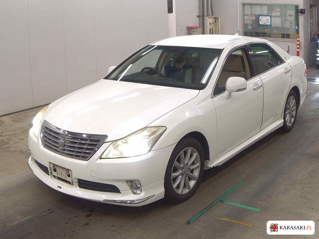 2010 Toyota Crown 4D Royal Saloon 3