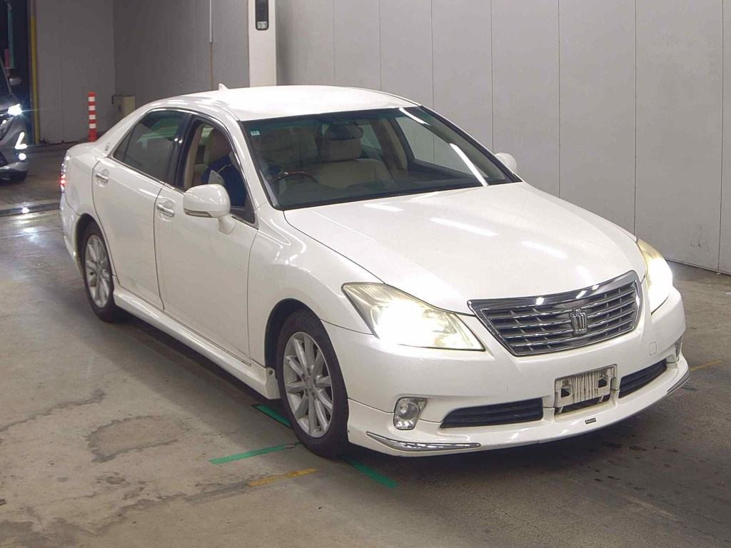 Toyota Crown 2010 z aukcji japońskiej