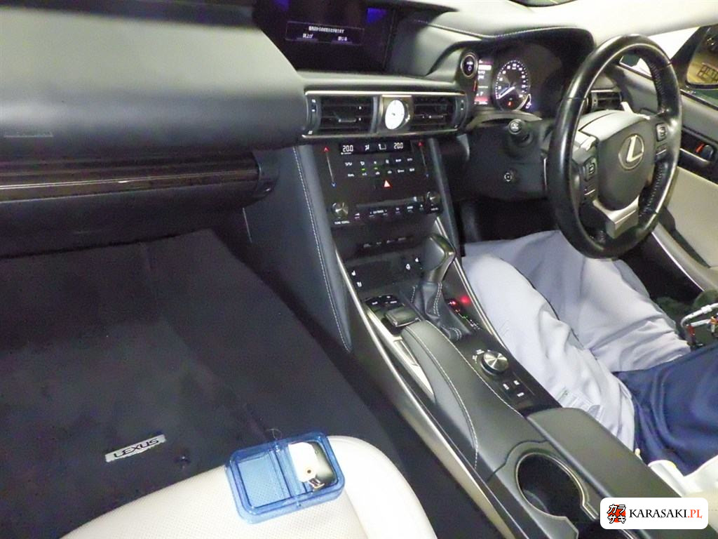 2019 Lexus Is 4D IS300H Version L 5