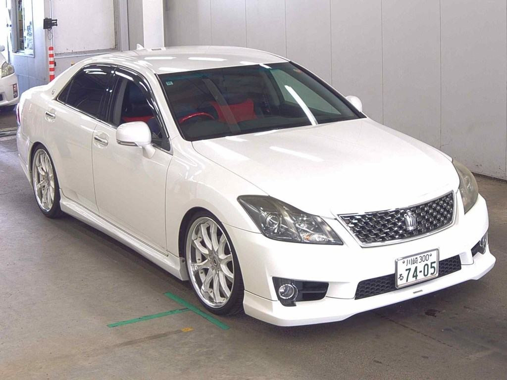 Toyota Crown 2010 z aukcji japońskiej