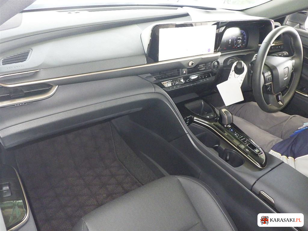 2025 Toyota Crown Estate 5D 4WD Z(hev) 5