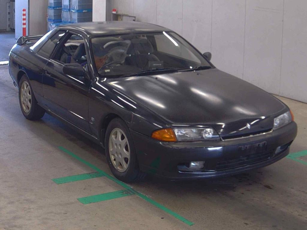 Nissan Skyline 1993 z aukcji japońskiej