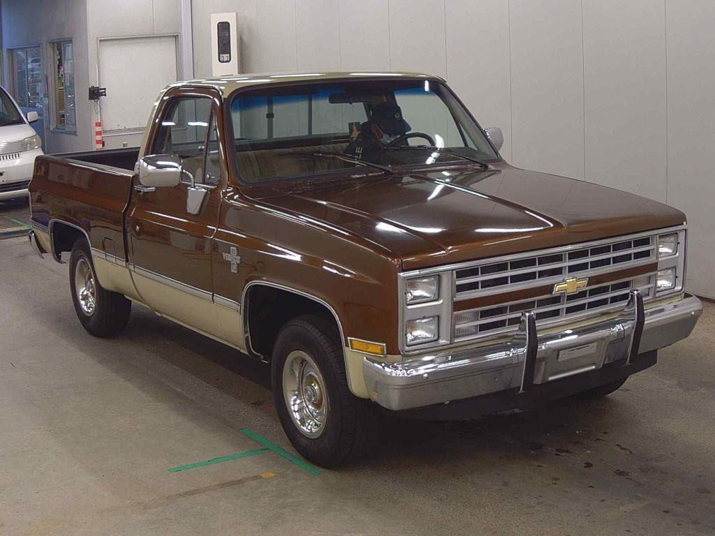 Chevrolet C-10 2014 z aukcji japońskiej