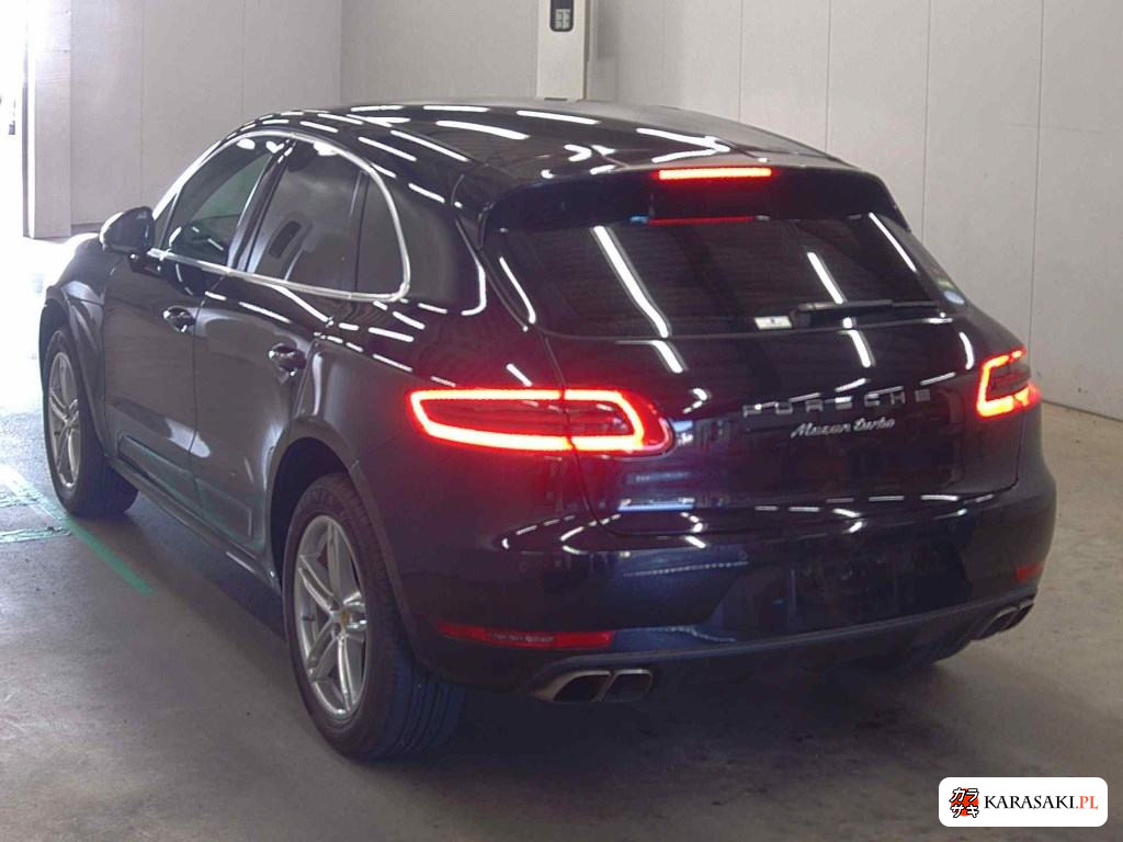 2016 Porsche Macan 4WD Turbo 2