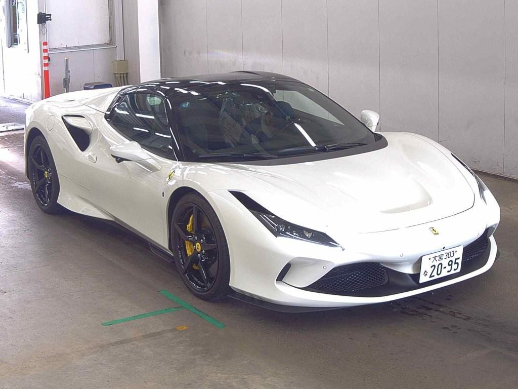 Ferrari F8 Spider 2022 z aukcji japońskiej
