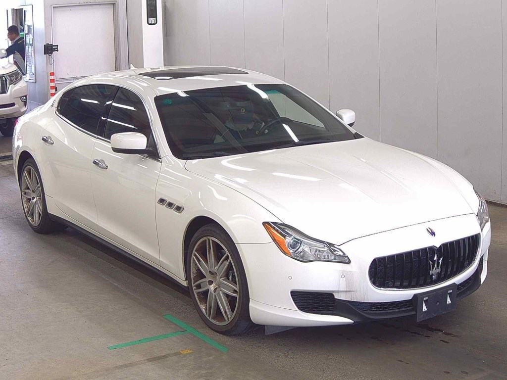 Maserati Quattroporte 2015 z aukcji japońskiej