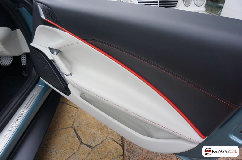 2025 Ferrari Roma Op Spider 8