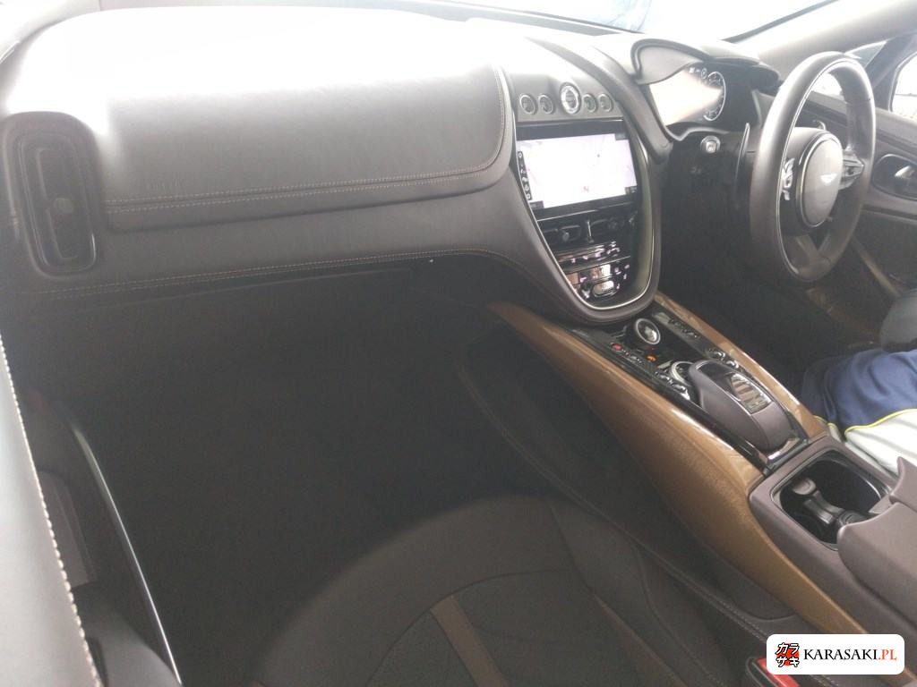 2024 Aston Martin DBX 4WD 5