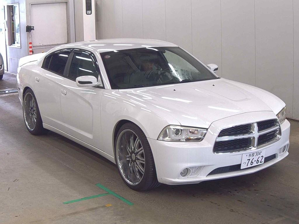 Dodge Charger 2012 z aukcji japońskiej