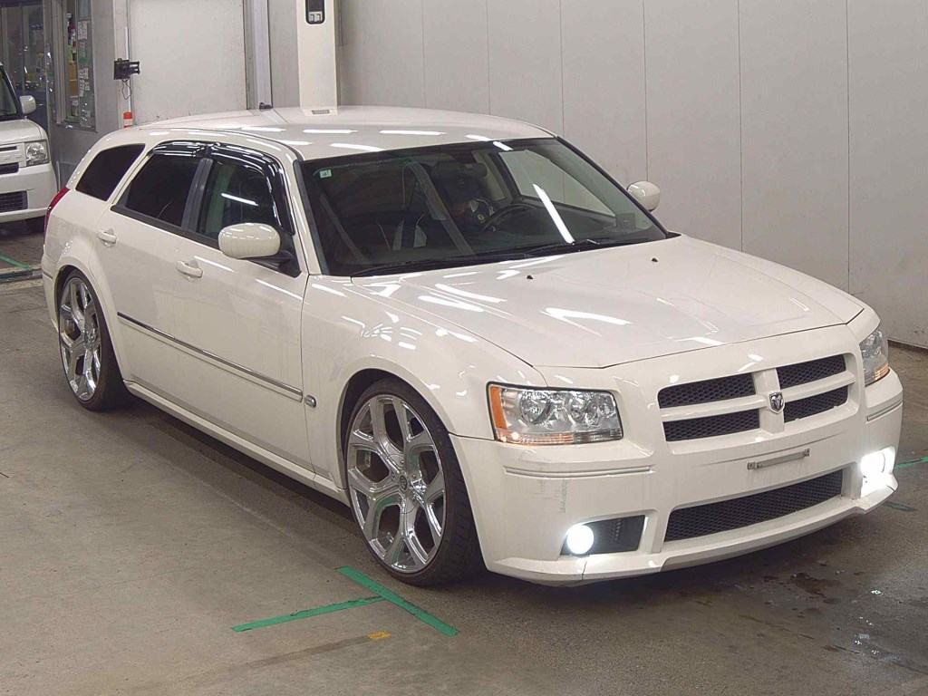 Dodge Magnum 2009 z aukcji japońskiej