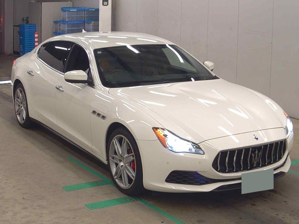 Maserati Quattroporte 2017 z aukcji japońskiej