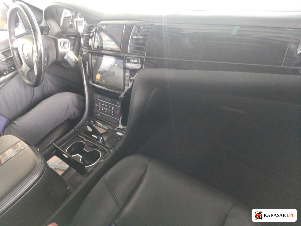 2010 Cadillac Escalade 4WD Base Grade 5