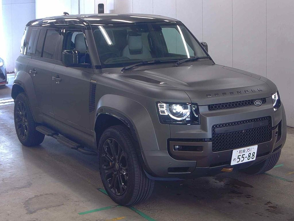Land Rover Defender 2025 z aukcji japońskiej