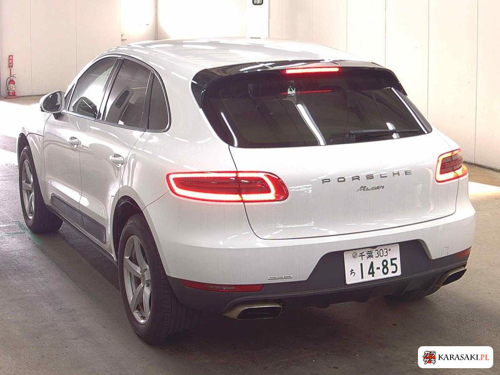 2015 Porsche Macan 4WD 2