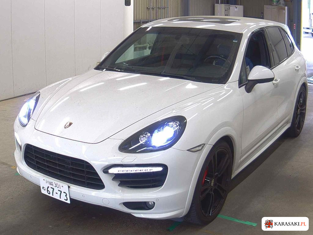 2013 Porsche Cayenne 4WD GTS 3