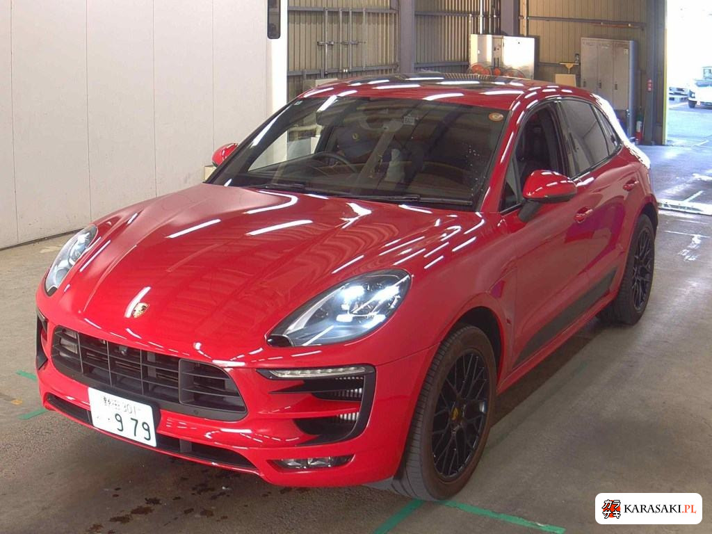 2018 Porsche Macan 4WD GTS Sport Chrono Package 3
