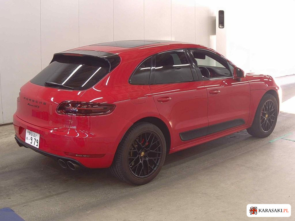 2018 Porsche Macan 4WD GTS Sport Chrono Package 4