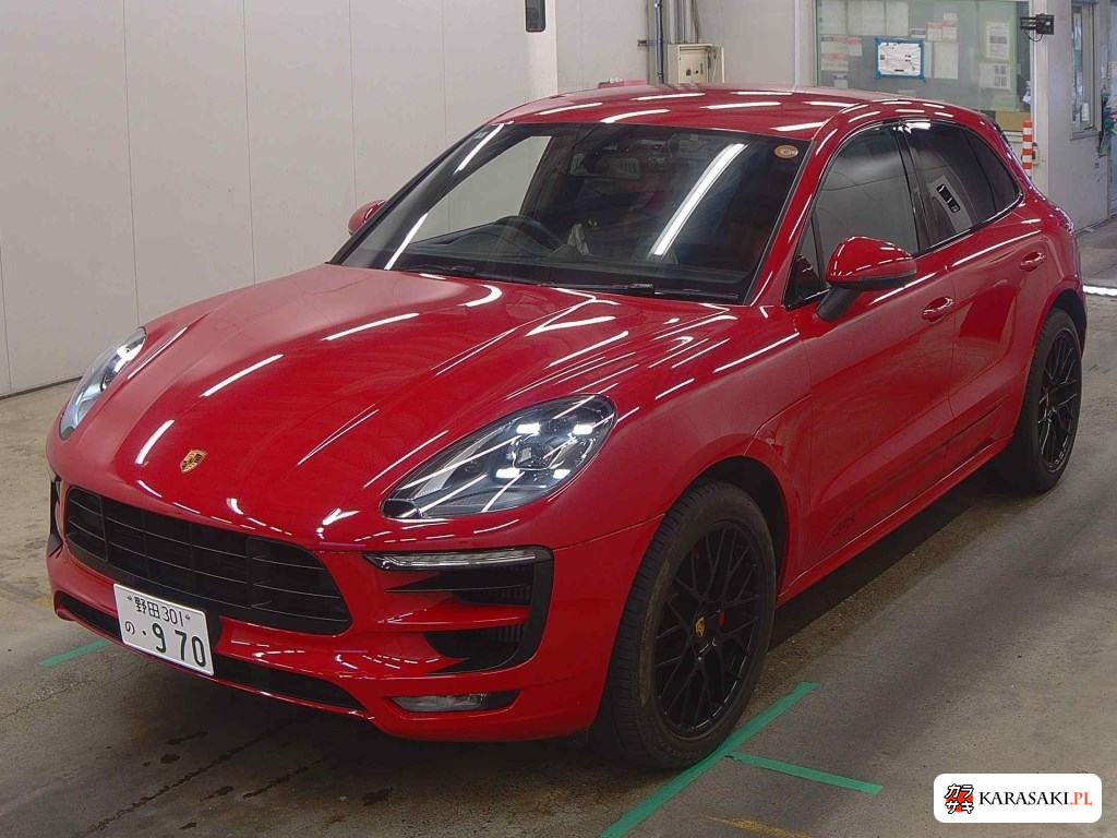 2018 Porsche Macan 4WD GTS Sport Chrono Package 3
