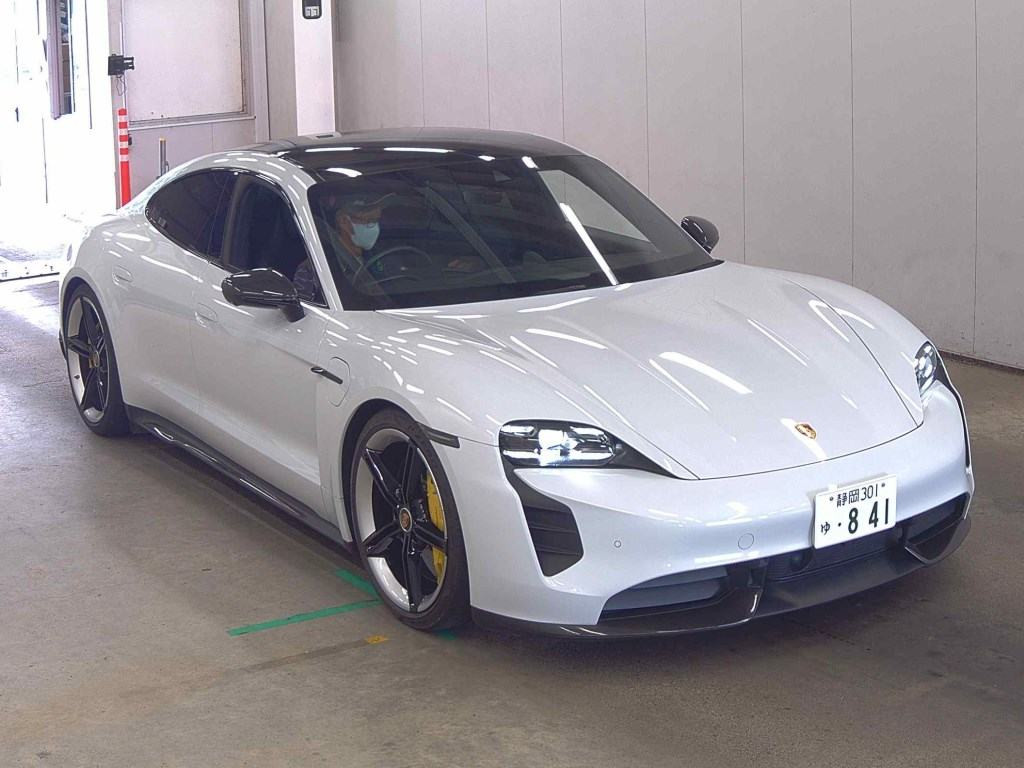 Porsche Taycan 2021 z aukcji japońskiej