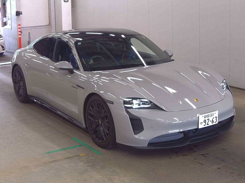 Porsche Taycan 2022 z aukcji japońskiej