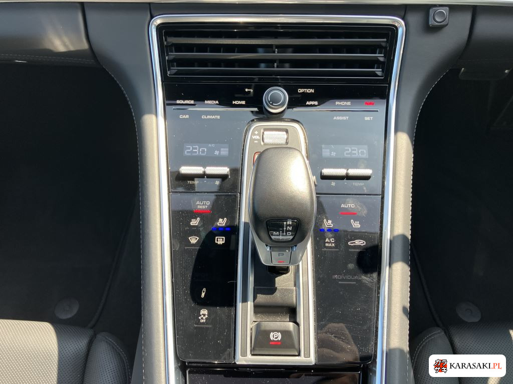 2022 Porsche Panamera 5D 4WD 4 E-Hybrid 7