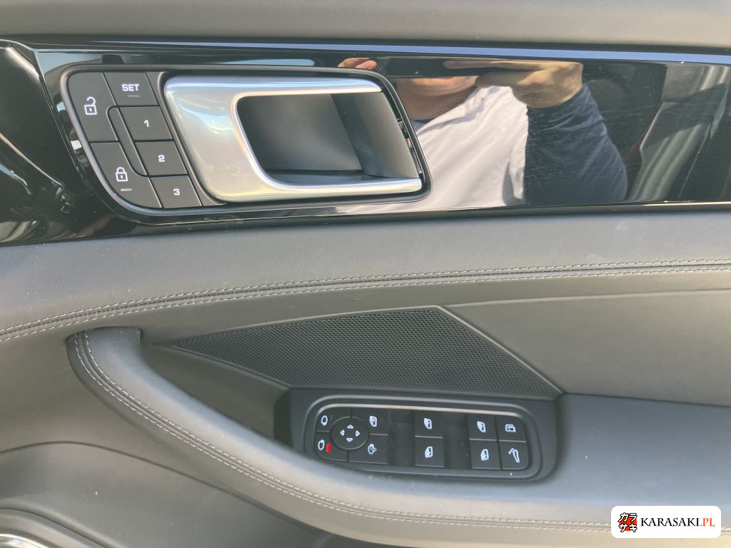 2022 Porsche Panamera 5D 4WD 4 E-Hybrid 15