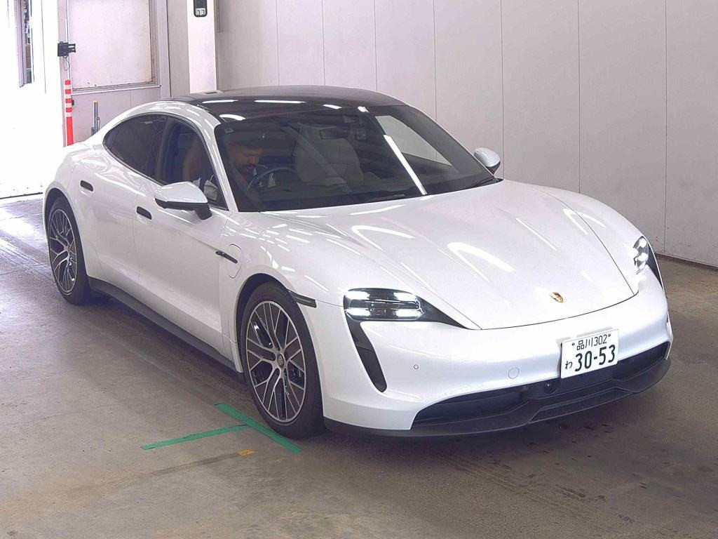 Porsche Taycan 2023 z aukcji japońskiej