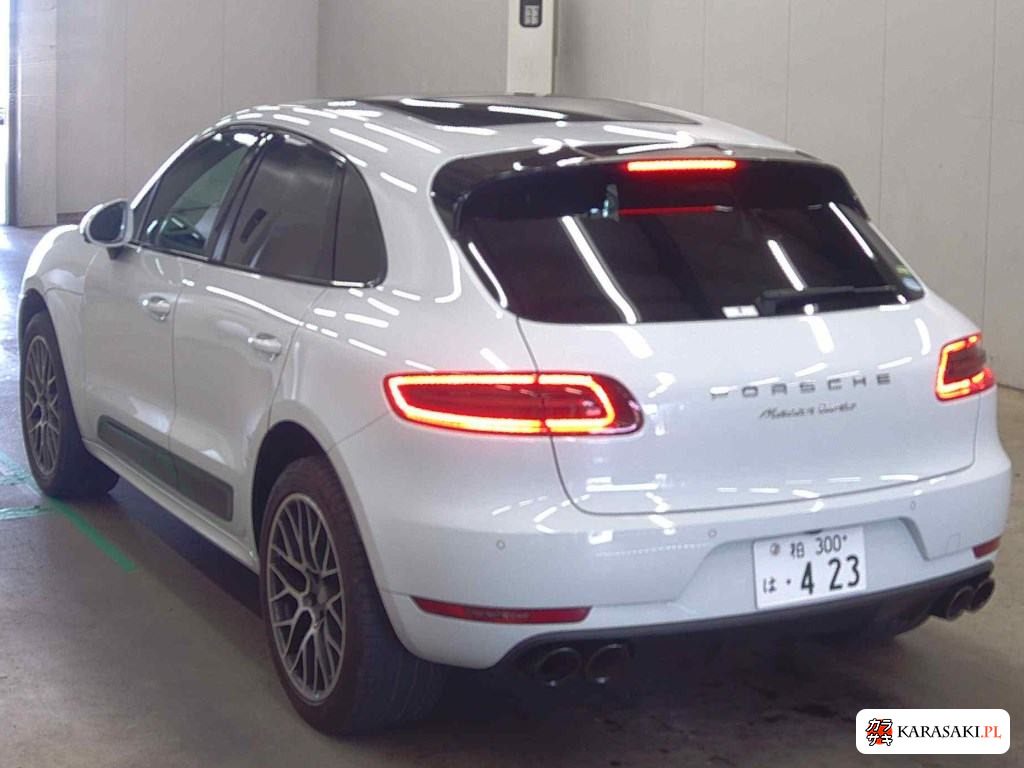 2016 Porsche Macan 4WD Turbo 2