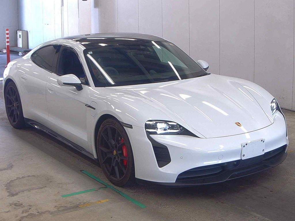 Porsche Taycan 2023 z aukcji japońskiej
